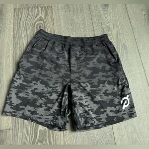 Lululemon x Peloton Pace Breaker Short 7" in Camo Black Size Large